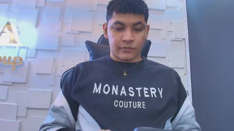  YHAN ALVAREZ25  online show from 03-06-25, 09:42