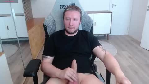 Snapshot of yhdxhy chatting on 04-29-26, 04:55 James online show from 04-29-26, 04:55