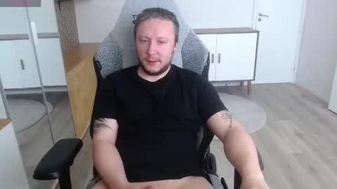 Snapshot of yhdxhy chatting on 05-10-26, 08:30 James online show from 05-10-26, 08:30