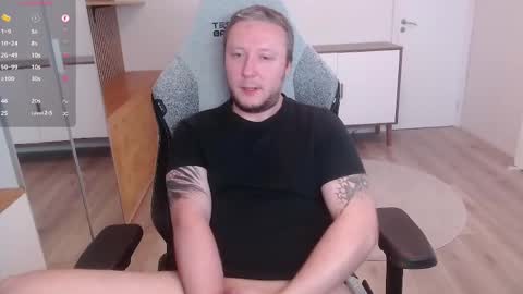 Snapshot of yhdxhy chatting on 06-09-26, 10:05 James online show from 06-09-26, 10:05