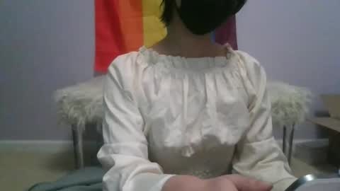 yin476 online show from 10-29-25, 07:48