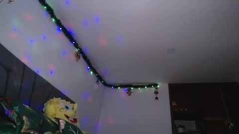 Snapshot of yinn_silver chatting on 12-09-24, 08:55 Yiny online show from 12-09-24, 08:55