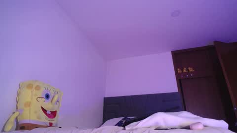 Snapshot of yinn_silver chatting on 01-25-25, 01:10 Yiny online show from 01-25-25, 01:10