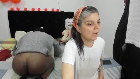 yinyyanghot online show from 10-28-25, 10:12