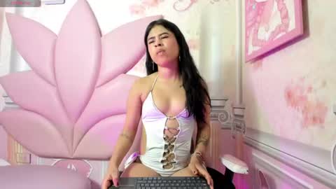 Snapshot of yipsy_gonzales chatting on 07-12-26, 03:08 Yipsy online show from 07-12-26, 03:08