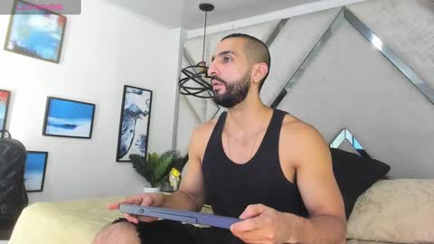 Yiyo online show from 01-01-25, 01:47