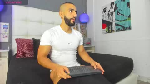 Yiyo online show from 10-23-25, 08:29