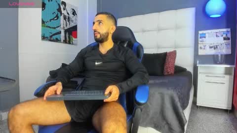 Yiyo online show from 03-27-26, 09:36