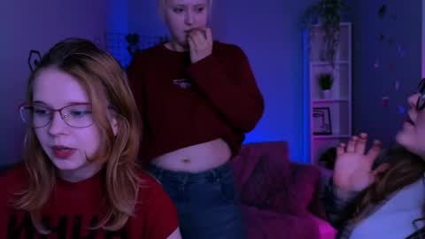 Snapshot of ylia_fress chatting on 04-17-26, 12:41 Ylia online show from 04-17-26, 12:41