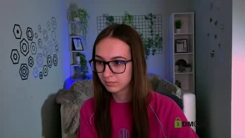 Snapshot of ylia_fress chatting on 04-30-26, 01:06 Ylia online show from 04-30-26, 01:06