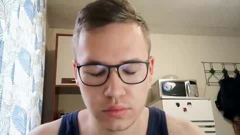 Yminoske online show from 11-21-25, 04:11
