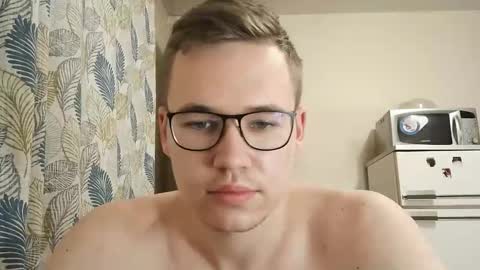 Yminoske online show from 11-23-25, 12:38
