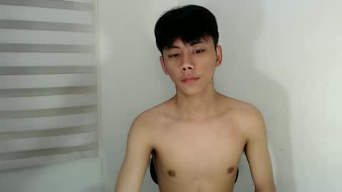 Snapshot of ynotyu chatting on 10-19-25, 05:24 ynotyu online show from 10-19-25, 05:24