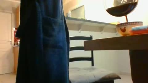 Snapshot of yoannsexmalo chatting on 10-15-25, 05:29 Yoann online show from 10-15-25, 05:29