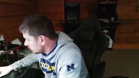 Snapshot of yobenko chatting on 12-18-25, 08:31 yobenko online show from 12-18-25, 08:31