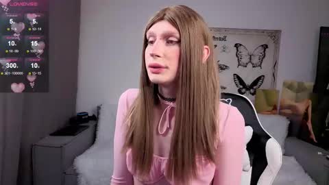 Mikaella - Mika online show from 11-10-25, 12:42