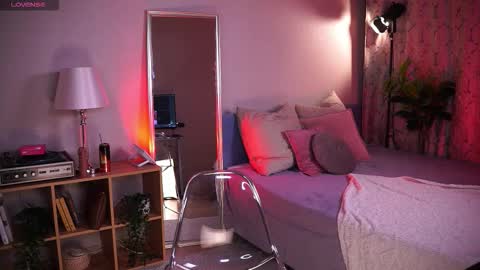 Yoko online show from 12-20-25, 06:20