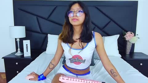 Yommi Winx online show from 01-09-25, 02:43