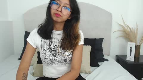 Yommi Winx online show from 02-08-25, 01:32