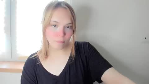 yomoyoo online show from 02-15-25, 01:49