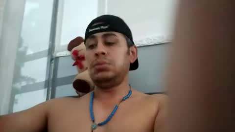 Snapshot of yonalex28 chatting on 11-17-25, 07:58 yonalex28 online show from 11-17-25, 07:58