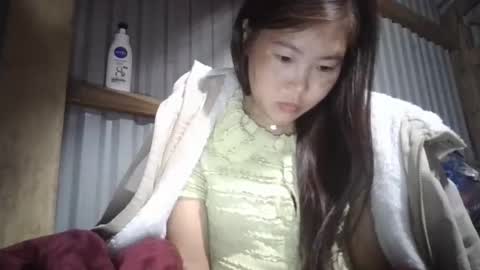 Snapshot of yongmi_ chatting on 11-24-25, 06:18 yongmi_ online show from 11-24-25, 06:18