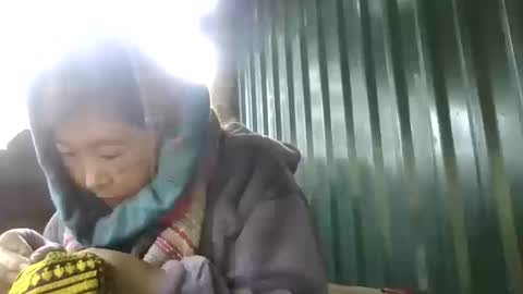 Snapshot of yongmi_ chatting on 12-16-25, 02:27 yongmi_ online show from 12-16-25, 02:27