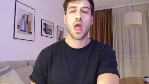 Snapshot of yoooups chatting on 12-14-25, 05:18 Yoooups online show from 12-14-25, 05:18