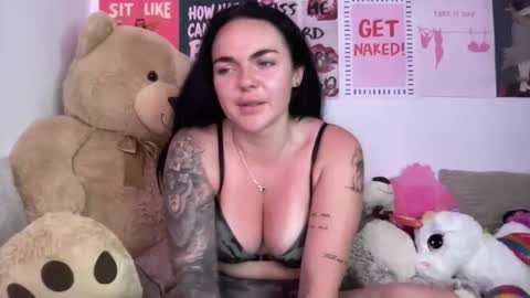 Yorkshire Girly online show from 05-26-26, 08:21