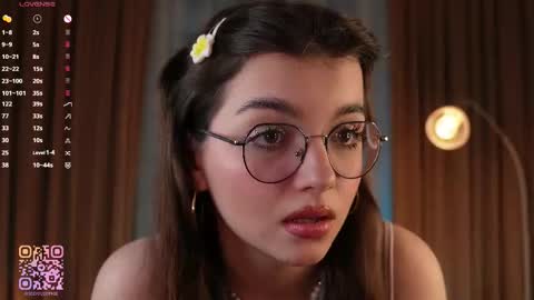 Elizabeth brunette -- Darline blonde  online show from 12-17-25, 07:53