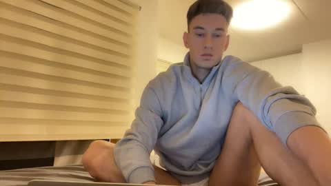 Snapshot of youcan__ chatting on 11-25-25, 11:21 youcan__ online show from 11-25-25, 11:21