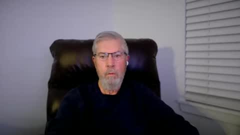 Colorado Guy Straight online show from 12-22-25, 01:08