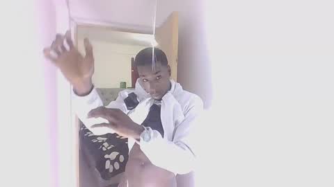 Snapshot of youn_king chatting on 12-30-24, 12:11 ALEX online show from 12-30-24, 12:11