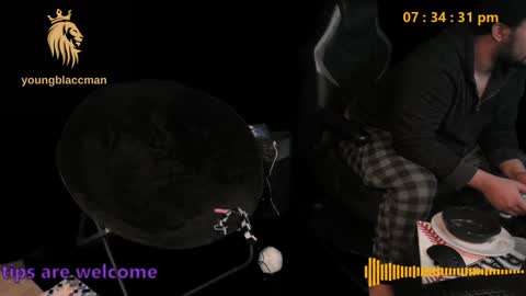 Snapshot of younblaccman6969 chatting on 01-10-25, 01:32 younblaccman6969 online show from 01-10-25, 01:32