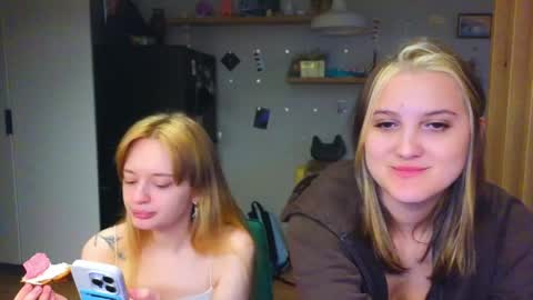 Anna and Luna online show from 04-27-26, 06:06