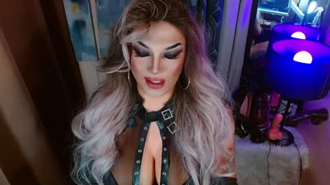 Snapshot of your1truequeen chatting on 04-08-26, 09:09 QUEEN MADISON online show from 04-08-26, 09:09