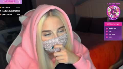 Snapshot of your___barbie chatting on 01-02-25, 01:27 Barbie online show from 01-02-25, 01:27