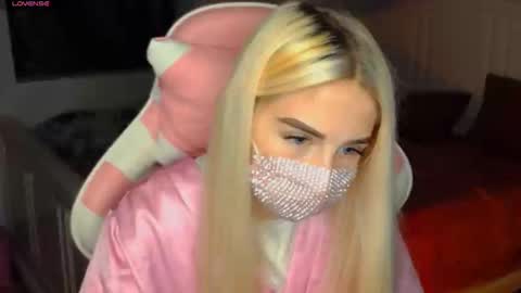 Snapshot of your___barbie chatting on 01-05-25, 09:03 Barbie online show from 01-05-25, 09:03