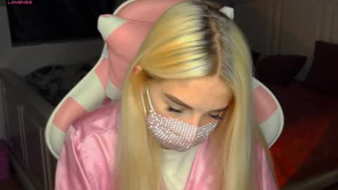 Snapshot of your___barbie chatting on 01-06-25, 12:05 Barbie online show from 01-06-25, 12:05