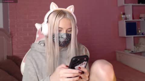 Snapshot of your___barbie chatting on 02-08-25, 08:10 Barbie online show from 02-08-25, 08:10