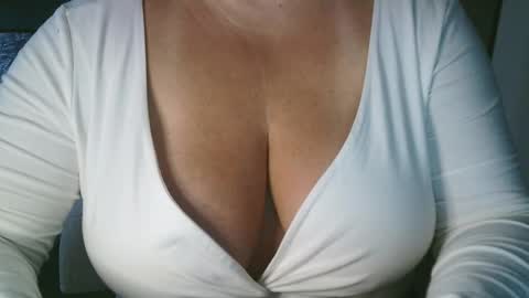 Snapshot of your__maria chatting on 02-08-26, 07:56 Maria Love online show from 02-08-26, 07:56