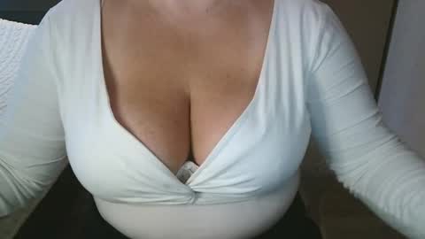 Snapshot of your__maria chatting on 02-16-26, 06:42 Maria Love online show from 02-16-26, 06:42