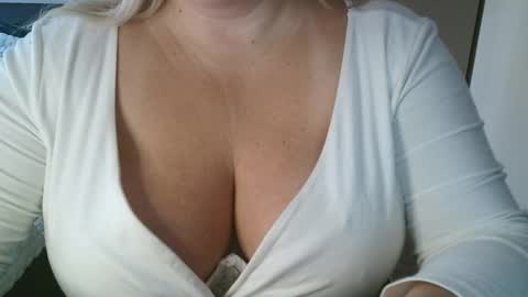 Snapshot of your__maria chatting on 02-25-26, 06:56 Maria Love online show from 02-25-26, 06:56