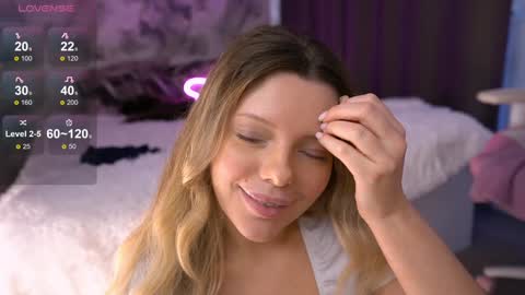 Snapshot of your_baby_julia chatting on 12-08-24, 07:15 Julia Please Thumbs up me online show from 12-08-24, 07:15