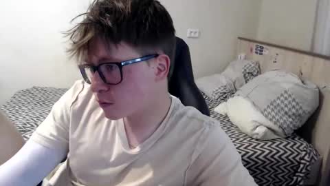 Max online show from 05-25-26, 06:08