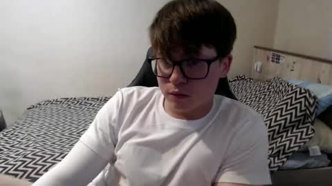 Max online show from 06-17-26, 04:15