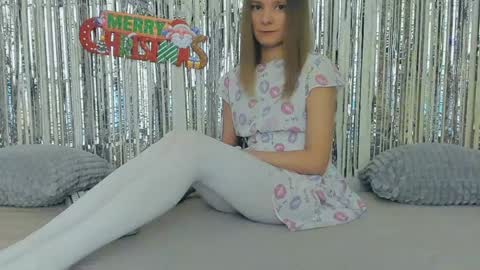 Lily online show from 12-24-24, 10:22