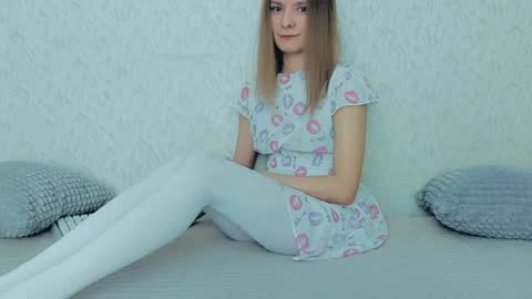 Lily online show from 01-11-25, 04:48