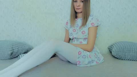 Lily online show from 01-26-25, 11:28