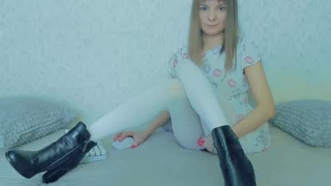 Lily online show from 02-09-25, 08:11